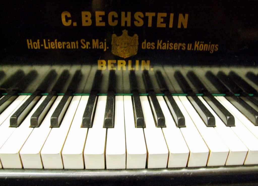 Bechstein Grand V - dealers in Steinway grand pianos baby grand pianos, Fazioli, Bosendorfer, Bechstein, Bluthner, Yamaha
